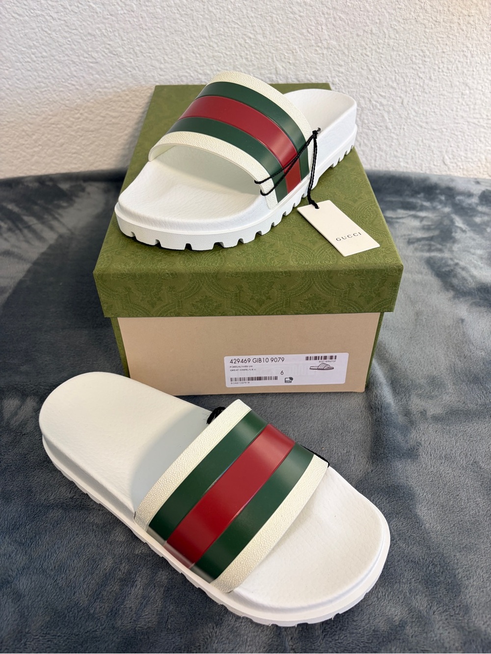 Brand New Men Gucci White Green Red Web Rubber Slide Sandals Sz 6 (US 6.5)